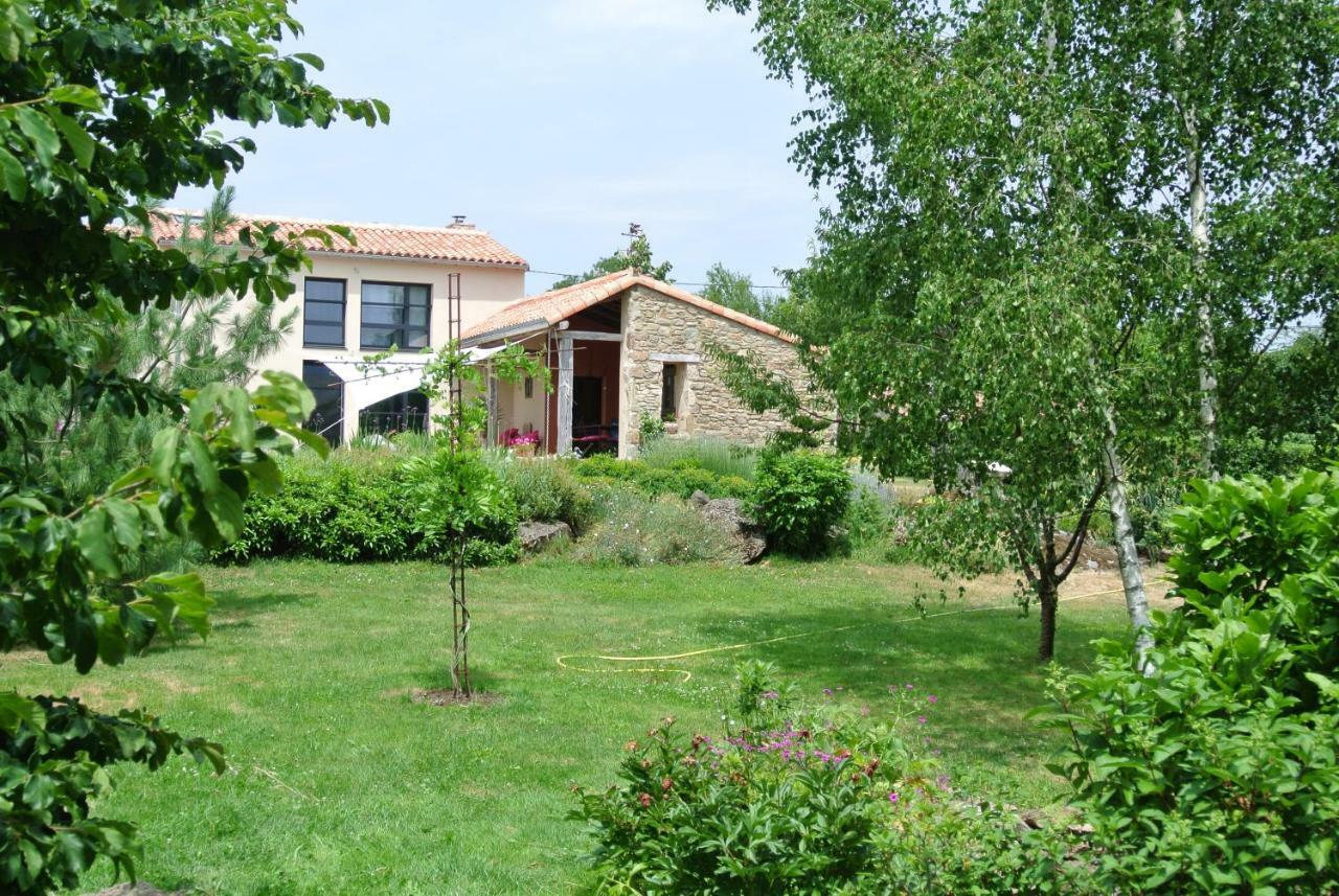 Bed and Breakfast Les Epis Du Vent Adilly Exterior foto
